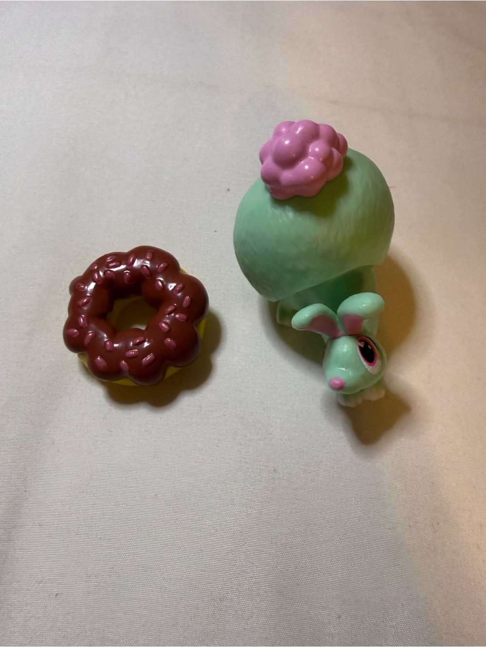 Blind bag bootie Bunny Figure and doughnut - Kids Toy